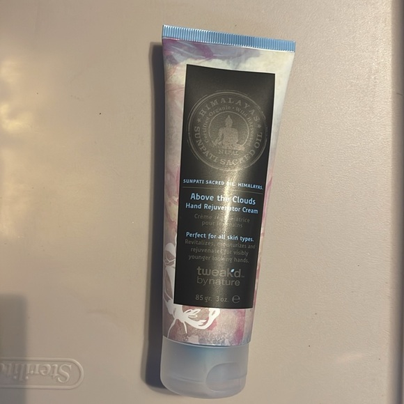 Amy Morrison Discover Beaury box with 6 products, 3 full size and 3 samples NEW - Picture 6 of 10